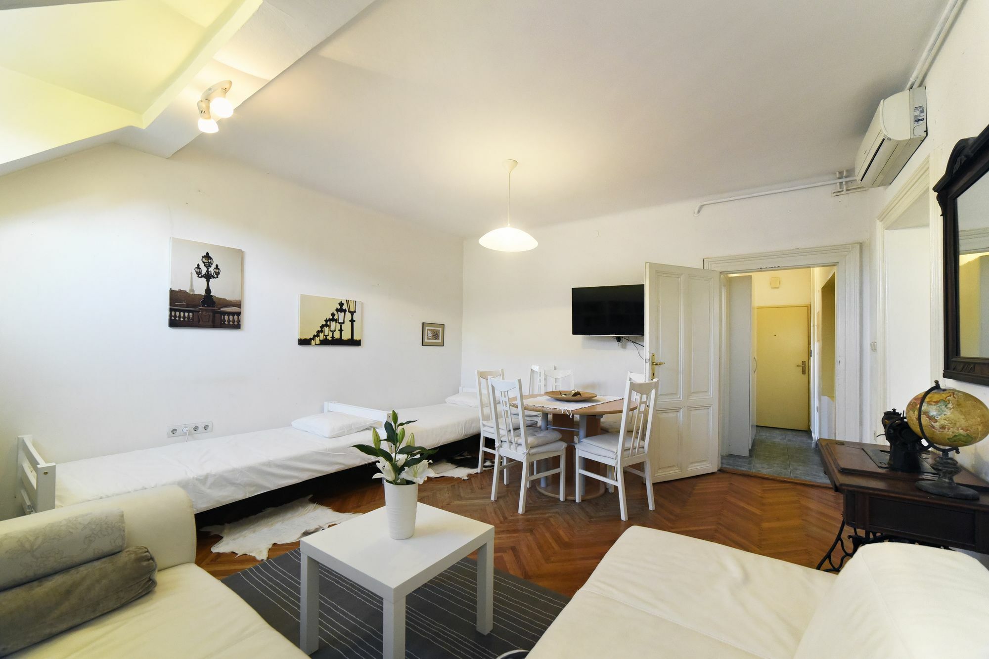 Main Square Central Apartment Zagreb Buitenkant foto